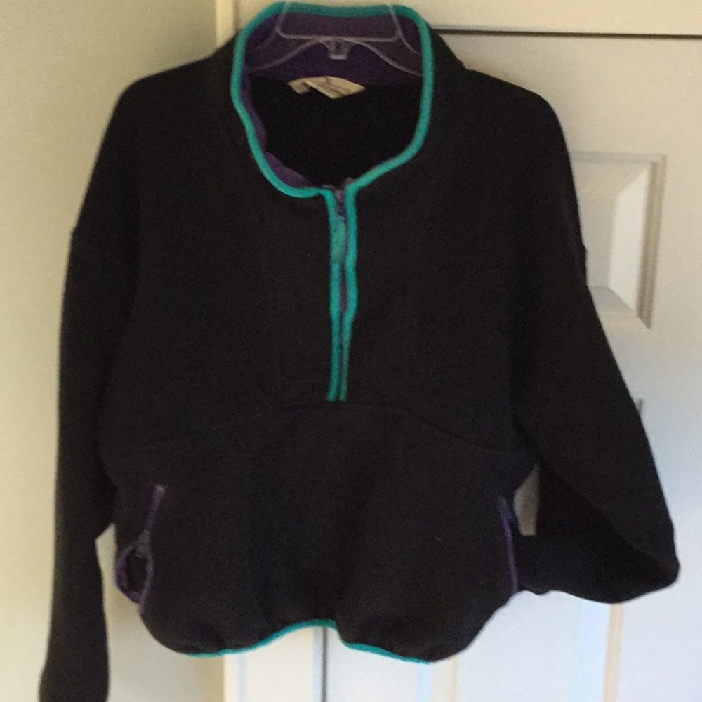 EMS fleece pullover w kangaroo pocket. Polartec.